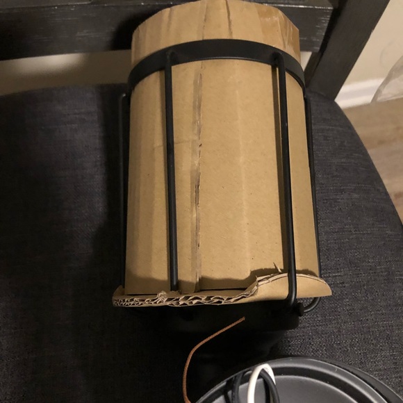 Ceiling lighting - Picture 6 of 9